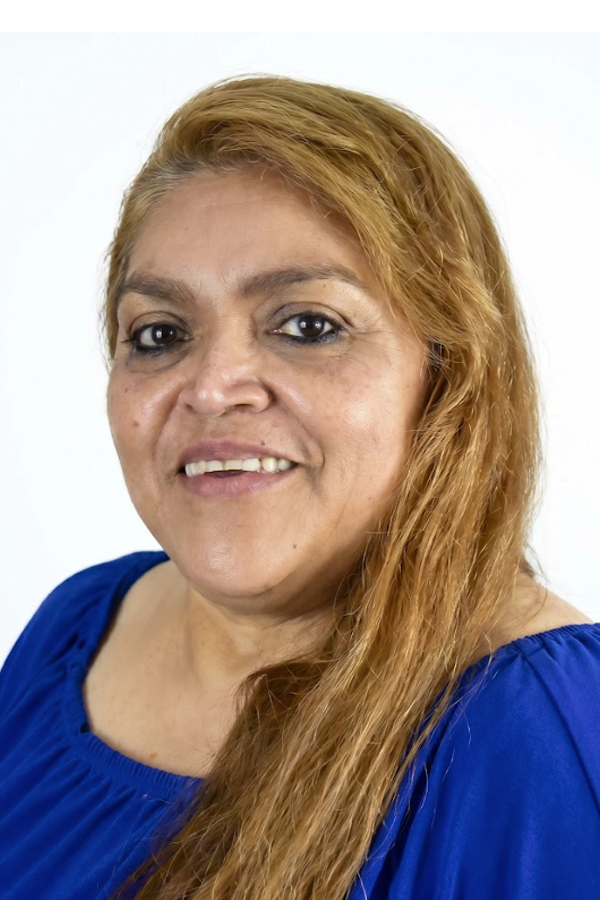 Elsa Flores